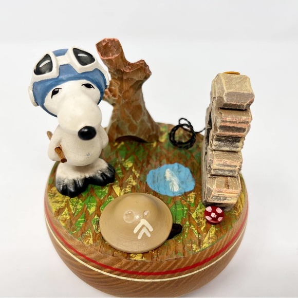 Rare Peanuts Flying Snoopy wood musical Figurine - Picture 6 of 7
